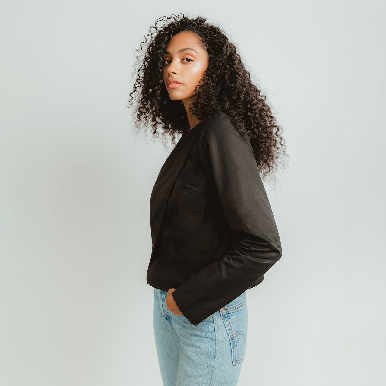 Crossover Nursing Top Long-Sleeve in Black – Madri Collection